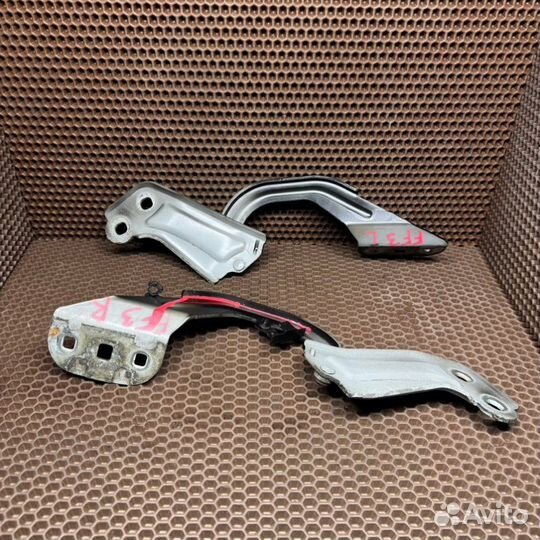 Петля капота Ford Focus BM iqdb