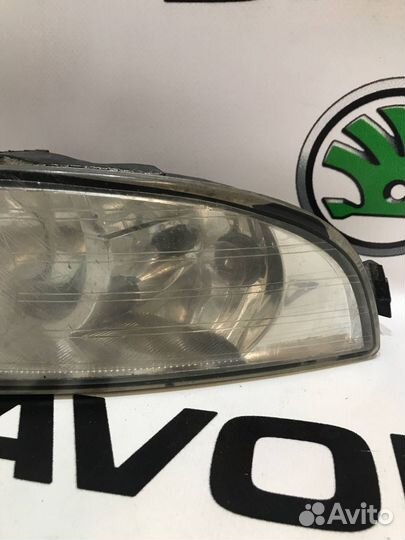 Фара противотуманная передняя левая Skoda Octavia