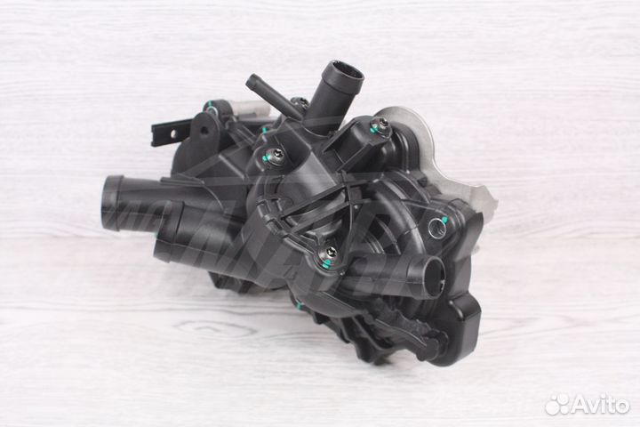 Помпа с термостатом 1,4 TSI Volkswagen Taos