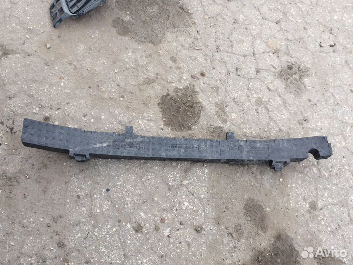 Абсорбер переднего бампера AUDi Q3