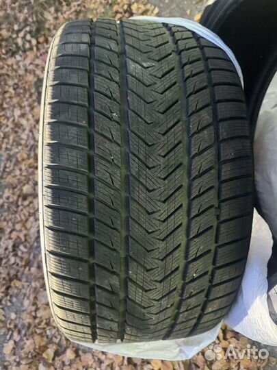 Gripmax SureGrip Pro Winter 275/35 R22