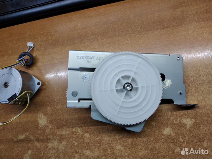 Шаговый двигатель