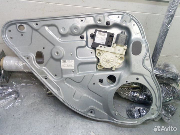 Стеклоподъемник задний левый Ford Focus 2 хетчбэк