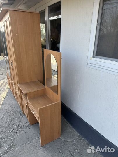 Стенка в спальню