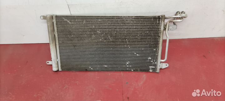 Радиатор кондиционера Volkswagen Polo 5