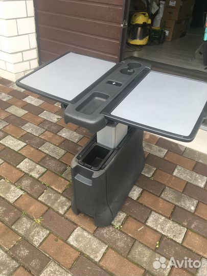 Столик для Мерседес viano 2007 год