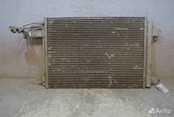 Радиатор кондиционера (конденсер) VW Golf V 2003