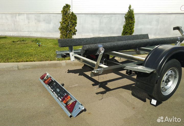Лодочный прицеп 