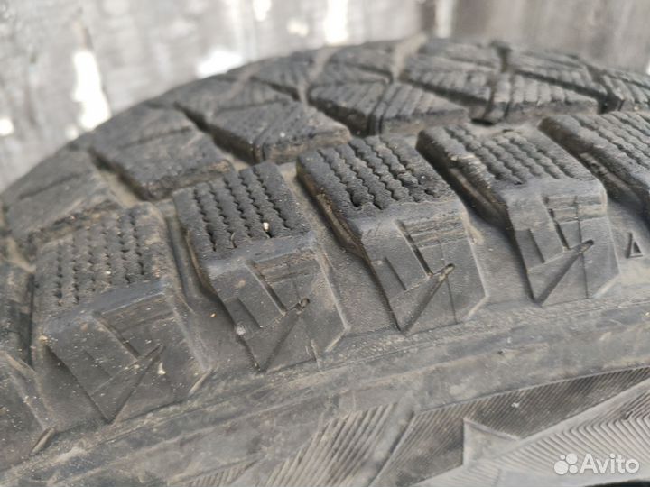 Bridgestone Blizzak DM-V2 235/65 R18