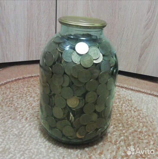 Подарок на свадьбу 3х литровая банка с монетами10р