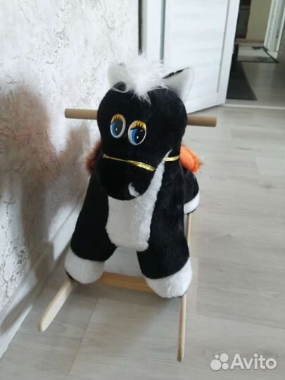 Детская качалка лошадь