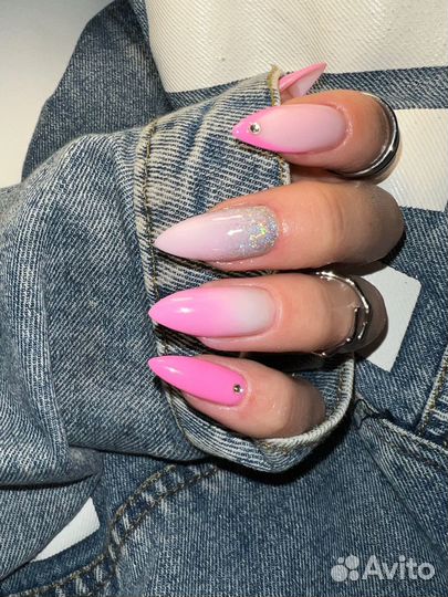 Наращивание ногтей, маникюр