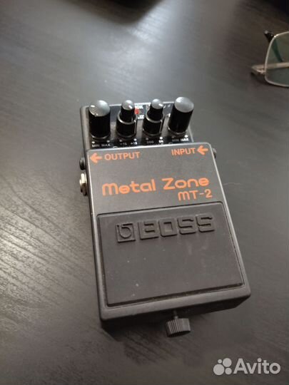 Гитарная педаль boss metal zone MT-2