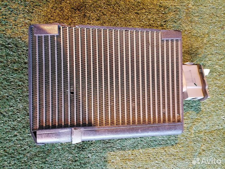 Радиатор кондиционера 272804N000 Nissan Serena PNC