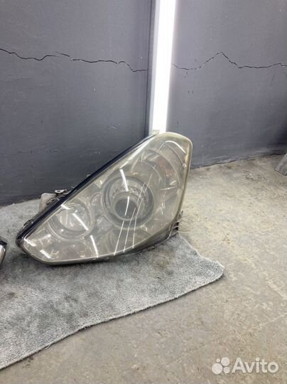 Фары на toyota caldina