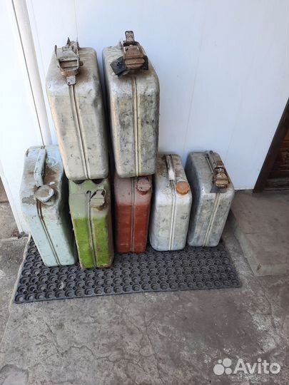 Продаются канистры