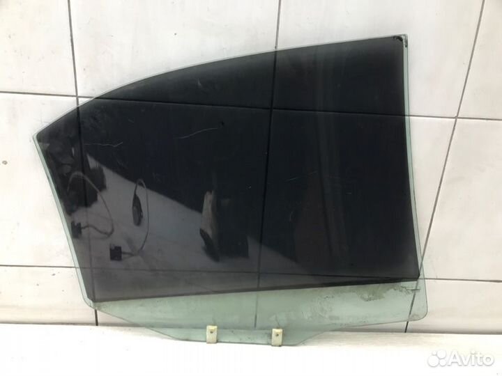 Стекло заднее левое Mitsubishi Carisma DA2A 4G93