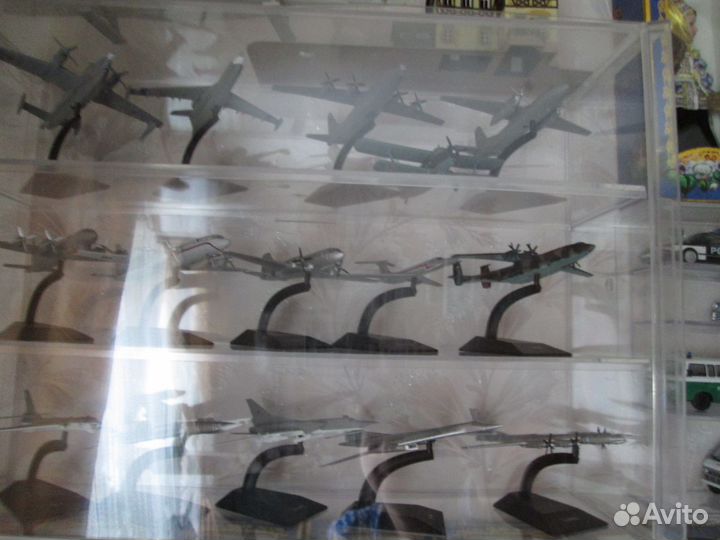 Легендарные самолеты Деагостини с витринами