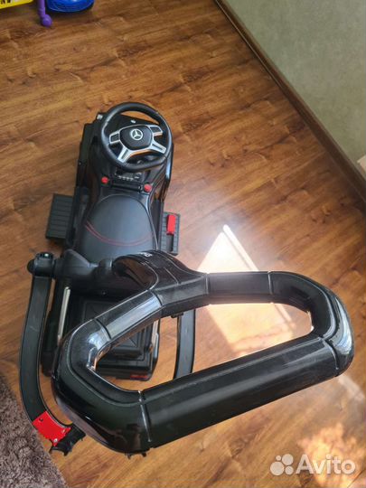 Каталка RiverToys Mercedes-Benz A010AA-H Черный