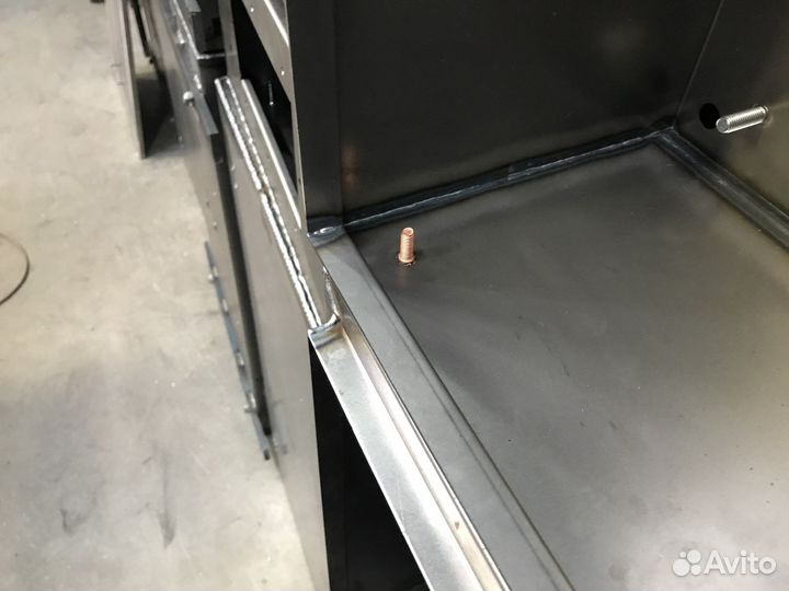 Приварка крепежа: шпильки втулки