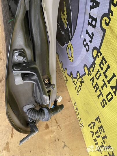 Дверь передняя правая Mitsubishi Grandis (NA4W) 2