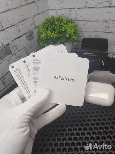 AirPods Pro (новые, ростест) + Чехол