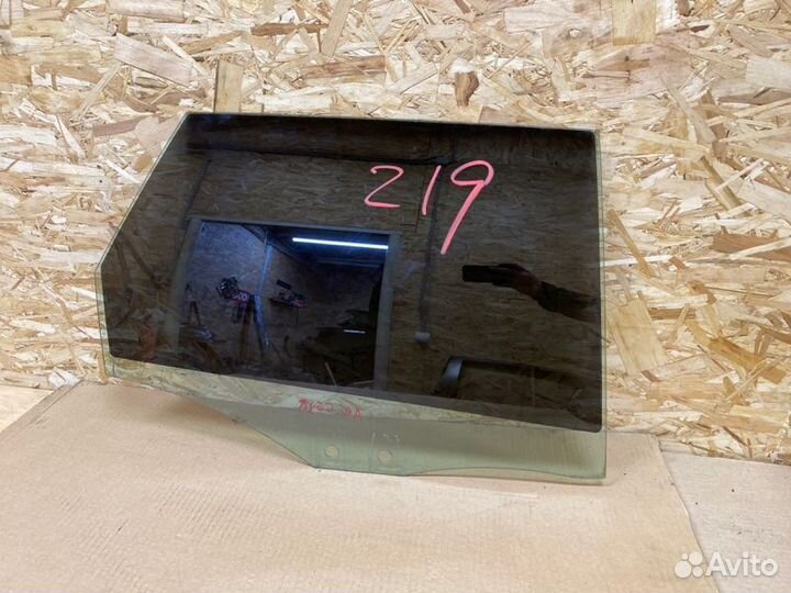 Стекло двери заднее правое Audi A6 C6 AUK 2005