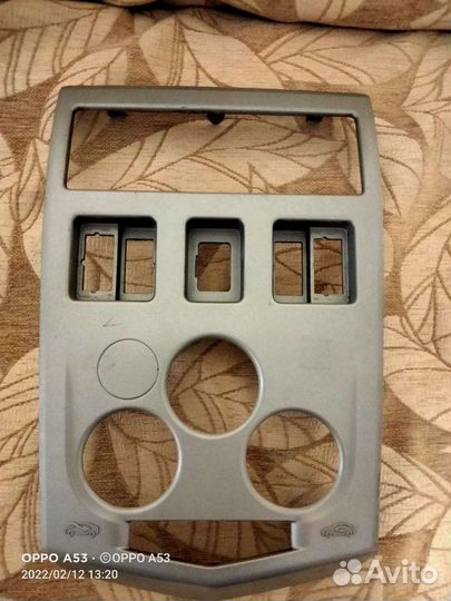 Рамка центральная Рено Логан 2004-2008