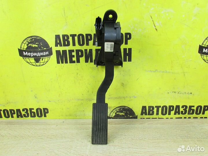 Hyundai Solaris Педаль газа