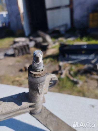 Трапеция дворников с мотором vоlvo 760 вольво 760