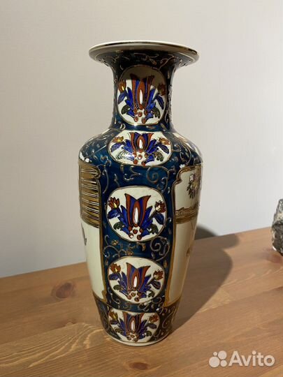 Ваза китайская. Фарфор