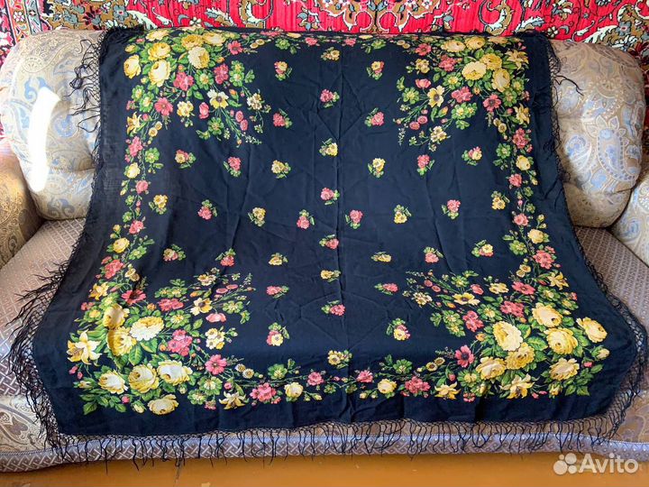 Большой старинный платок