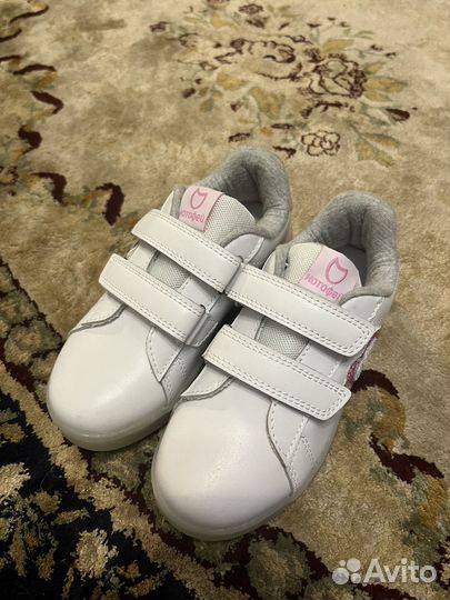 Кроссовки для девочки 29 новые