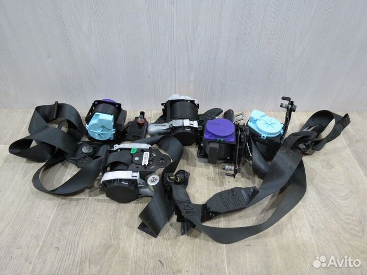 Ремень безопасности задний Hyundai Solaris 2