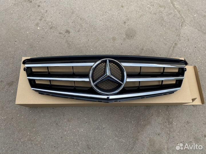 Решетка радиатора Mercedes C204 W204