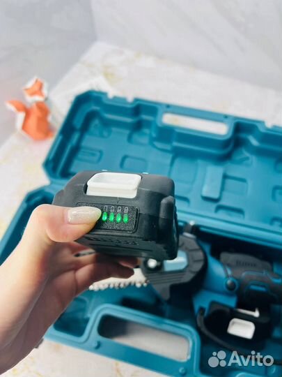 Аккумуляторная Цепная мини пила Makita 6 дюймов