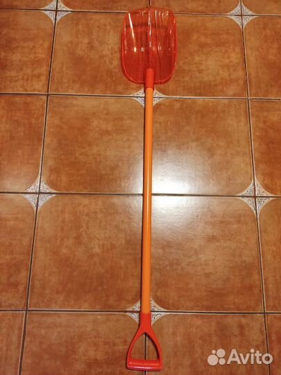 Лопата из поликарбоната
