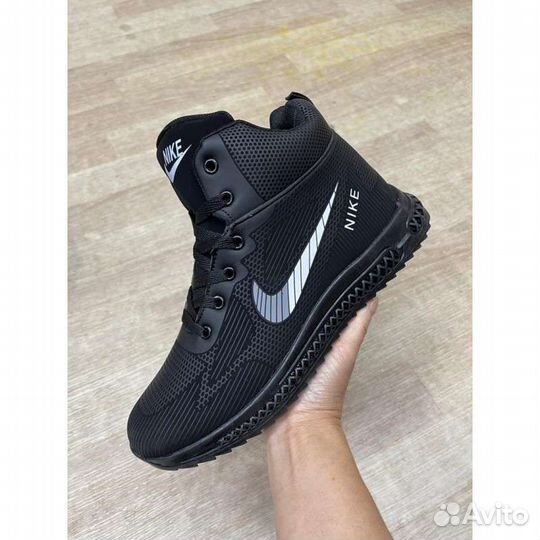 Кроссовки Nike зимние новые