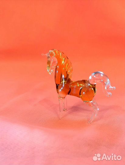 Коллекционные фигурки цветное стекло