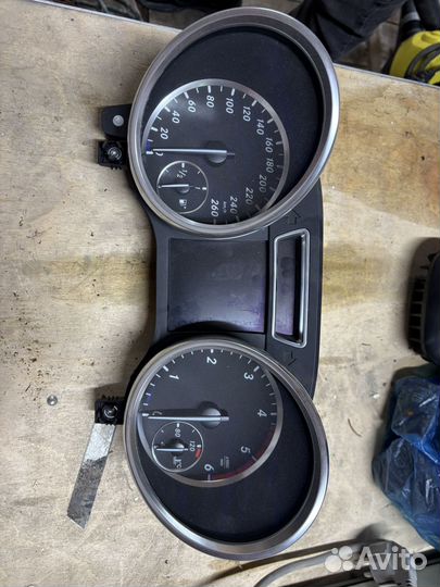 Панель приборов ml350