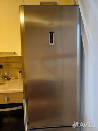 Холодильник indesit