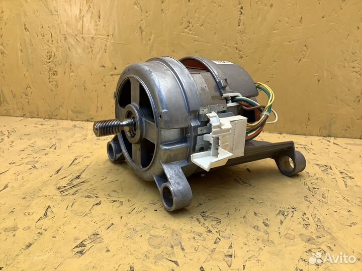 Двигатель мотор Zanussi Electrolux (2598)