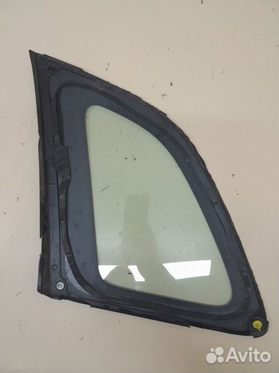Стекло кузовное глухое правое Suzuki Liana 2001-20