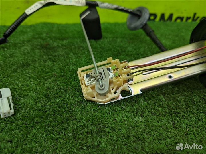 Датчик уровня топлива Mitsubishi Outlander CW6W