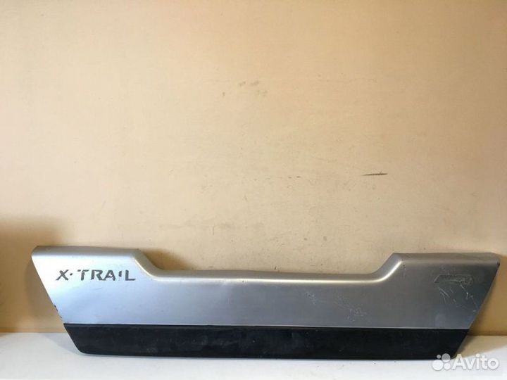 Накладка двери багажника Nissan X-Trail T31