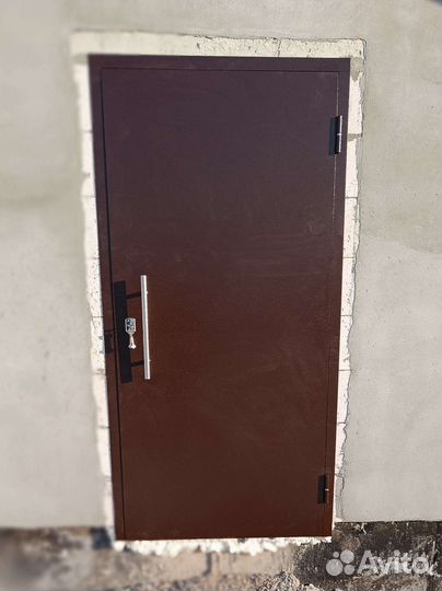 Двери(входные, тамбурная, кладовые)