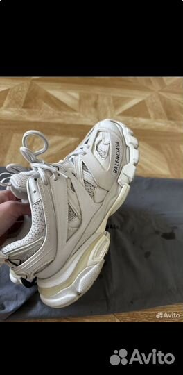 Balenciaga track 1