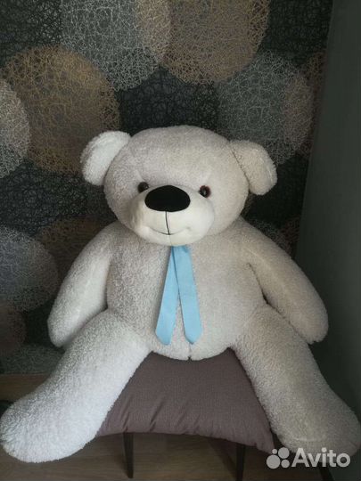 Большой мягкий медведь