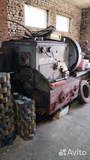 Продам станок токарный