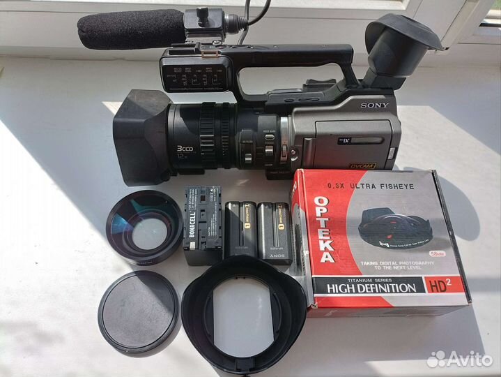 Профессиональная видеокамера Sony PD170